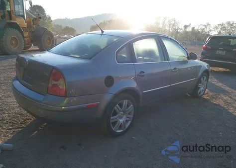 2005 Volkswagen Passat Glx z USA, uszkodzony, nr VIN WVWRU63B95E043953